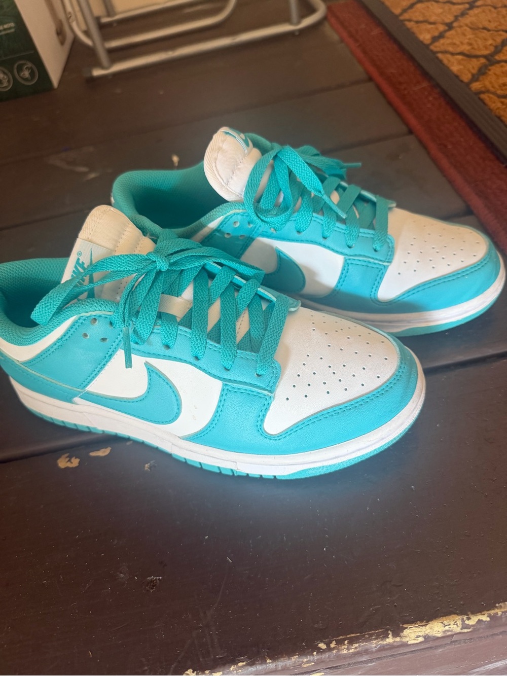 Nike Low-Top Sneakers in Turquoise and White